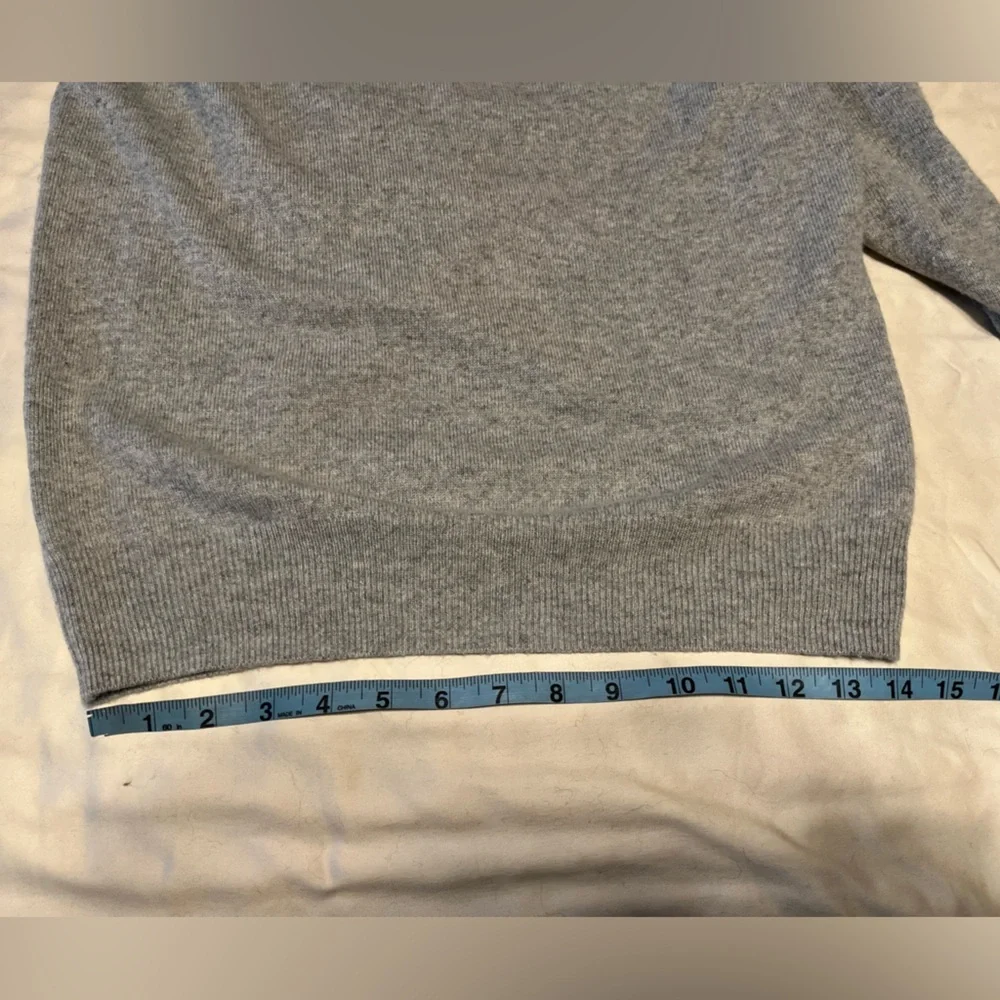 J. Crew Men's 100% Cashmere Crew Neck Pullover Gray Style BE895 Size Small